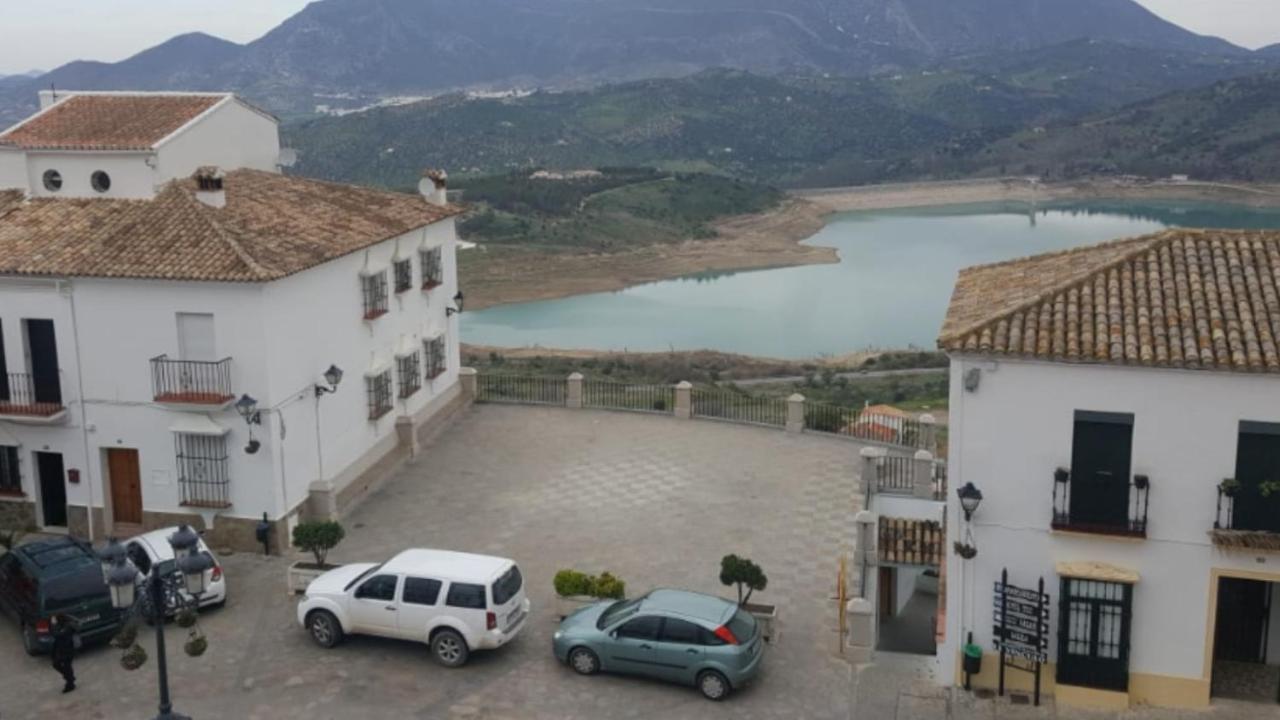 Apartamentos Mirador En La Plaza De Zahara Zahara De La Sierra Eksteriør bilde