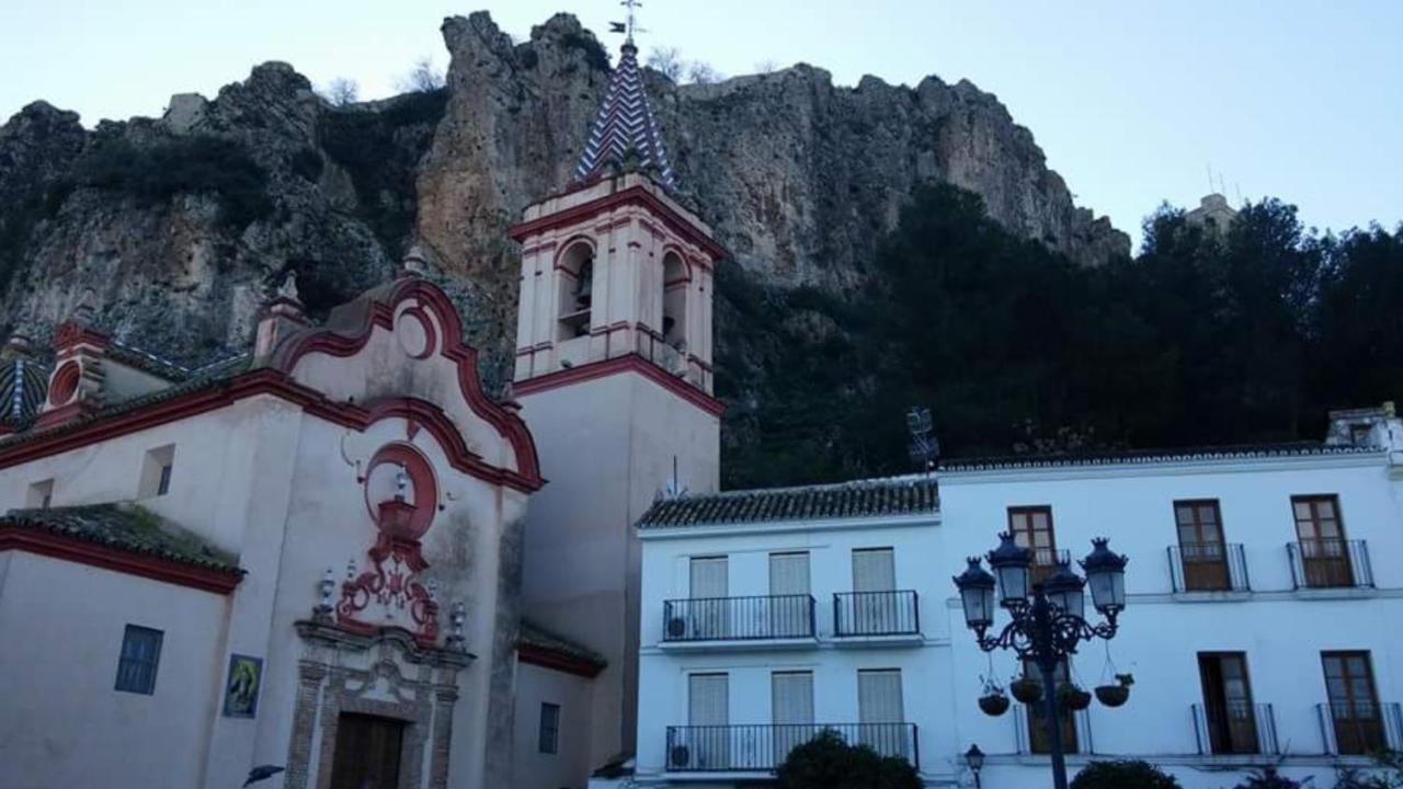 Apartamentos Mirador En La Plaza De Zahara Zahara De La Sierra Eksteriør bilde