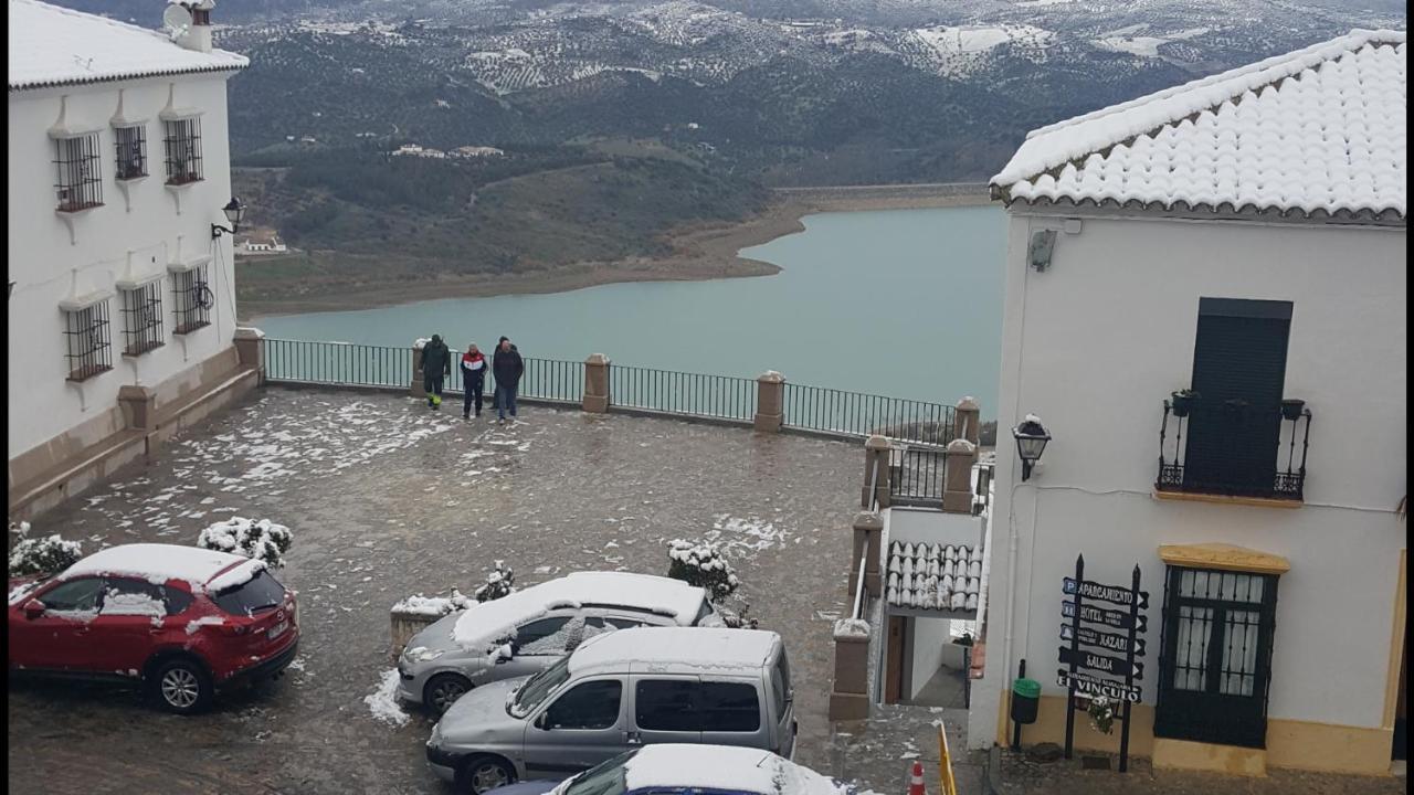 Apartamentos Mirador En La Plaza De Zahara Zahara De La Sierra Eksteriør bilde