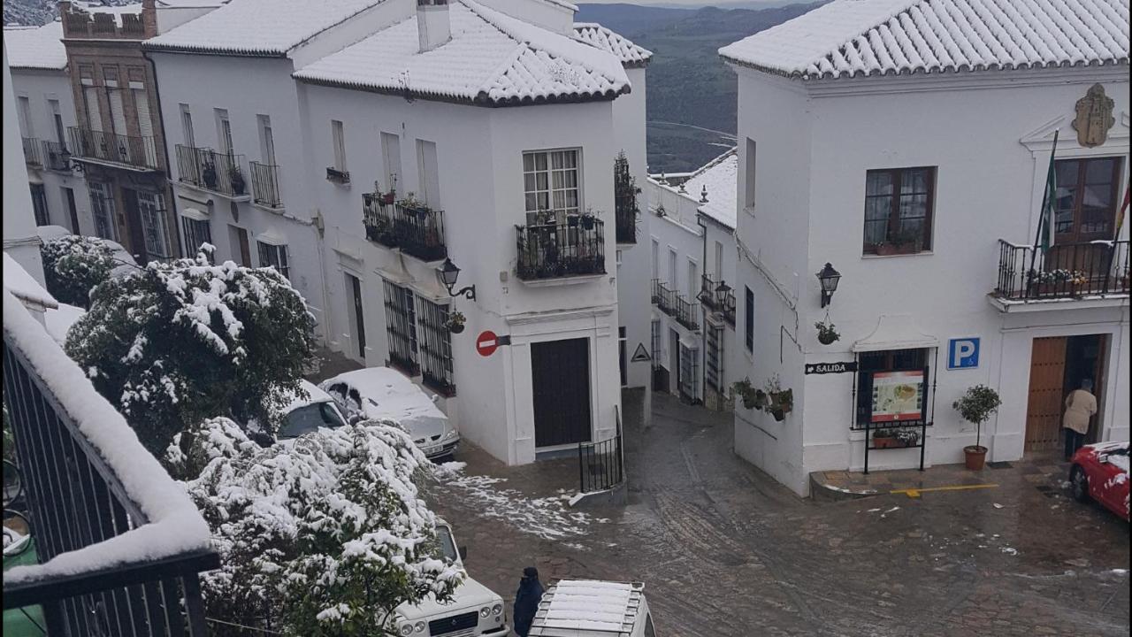 Apartamentos Mirador En La Plaza De Zahara Zahara De La Sierra Eksteriør bilde