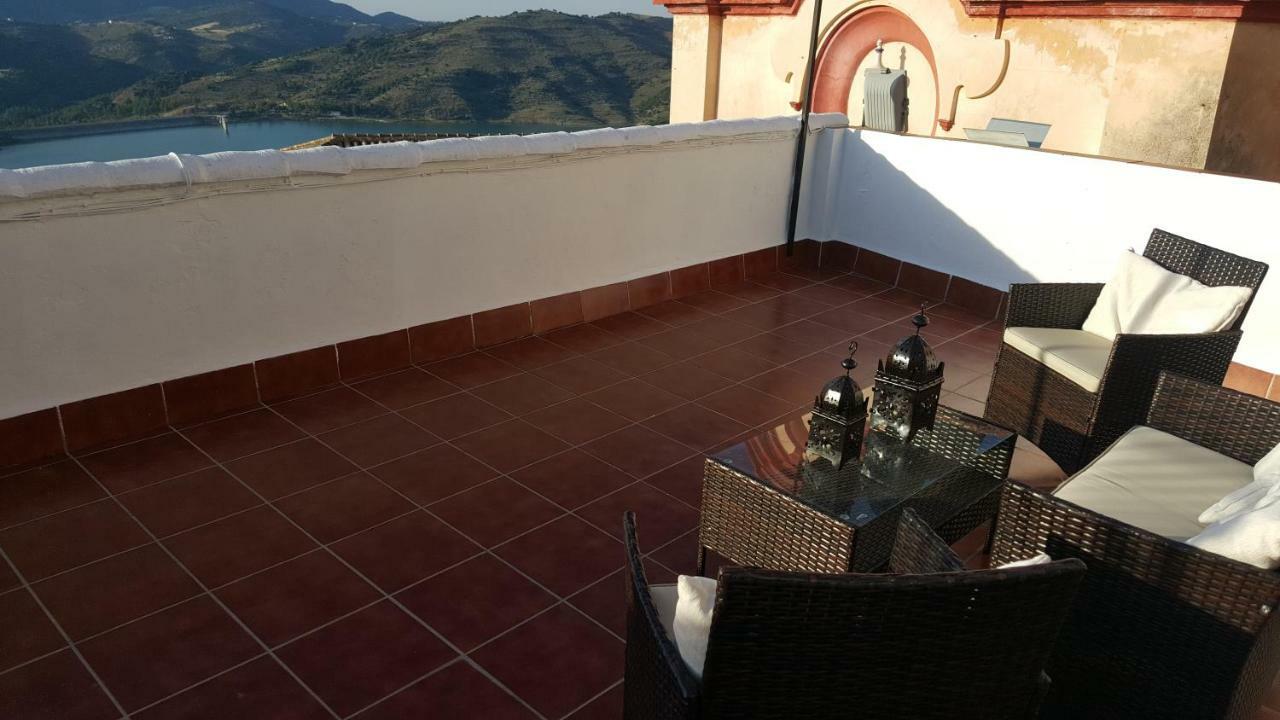 Apartamentos Mirador En La Plaza De Zahara Zahara De La Sierra Eksteriør bilde