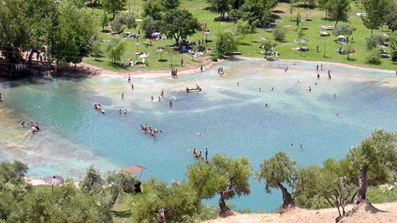 Apartamentos Mirador En La Plaza De Zahara Zahara De La Sierra Eksteriør bilde